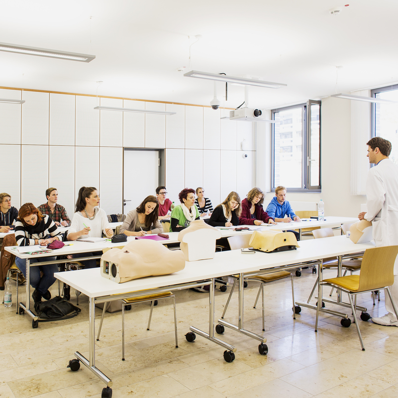 Unsere Seminarräume bieten genügend Platz für Seminare oder Vorträge mit kleineren Gruppen